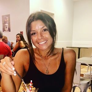 Meet your Posher, Sierra